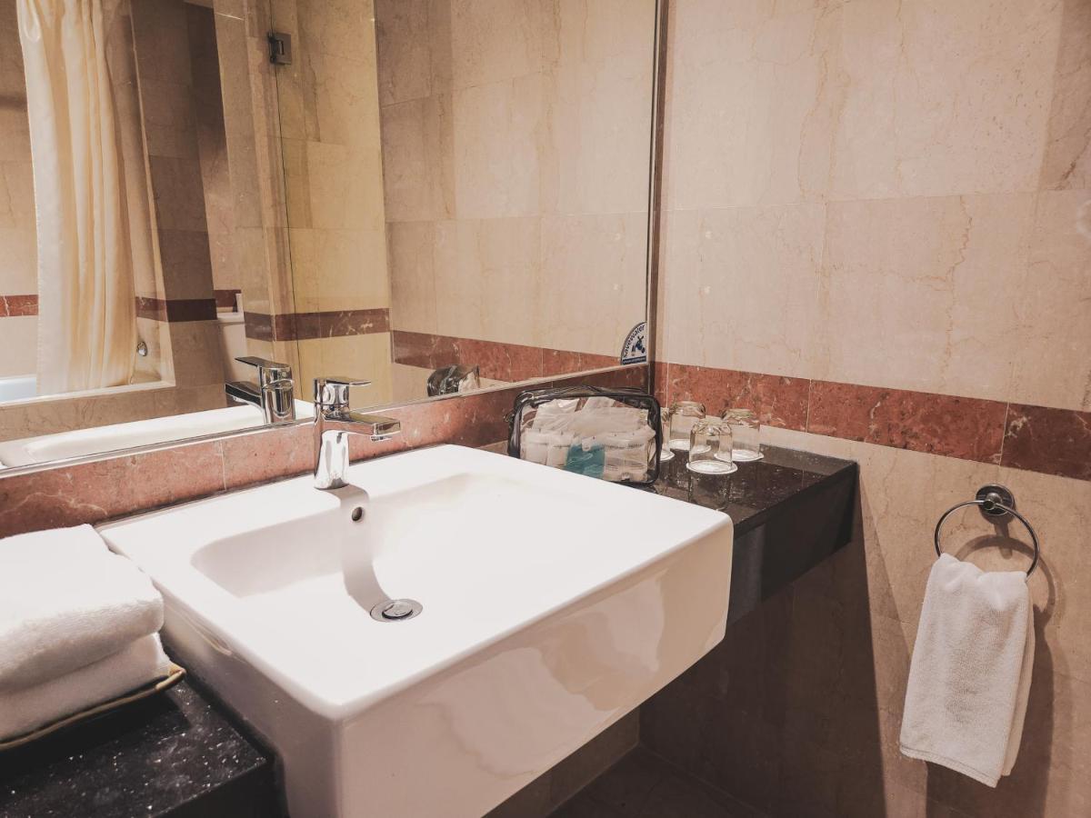 แทรเวลลอดจ์ บาตัม Hotel นาโกยา ภายนอก รูปภาพ